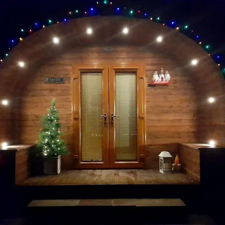 The Pods By The Stream - Rohan Pod & Hot Tub דירה