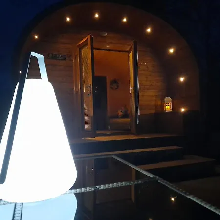 The Pods By The Stream - Rohan Pod & Hot Tub דירה *